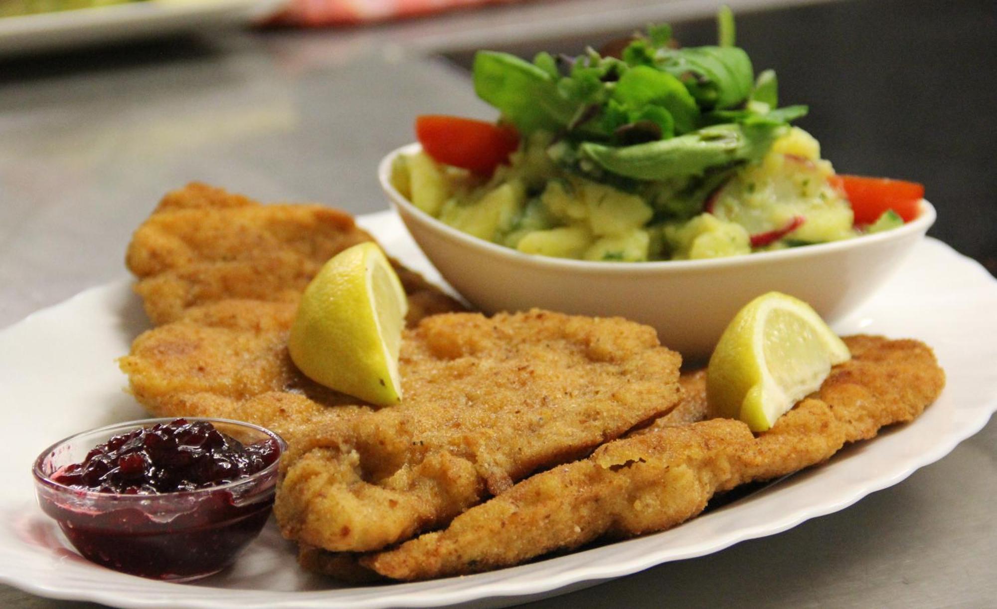 Frühstückspension Brandstatthof - Und Restaurant